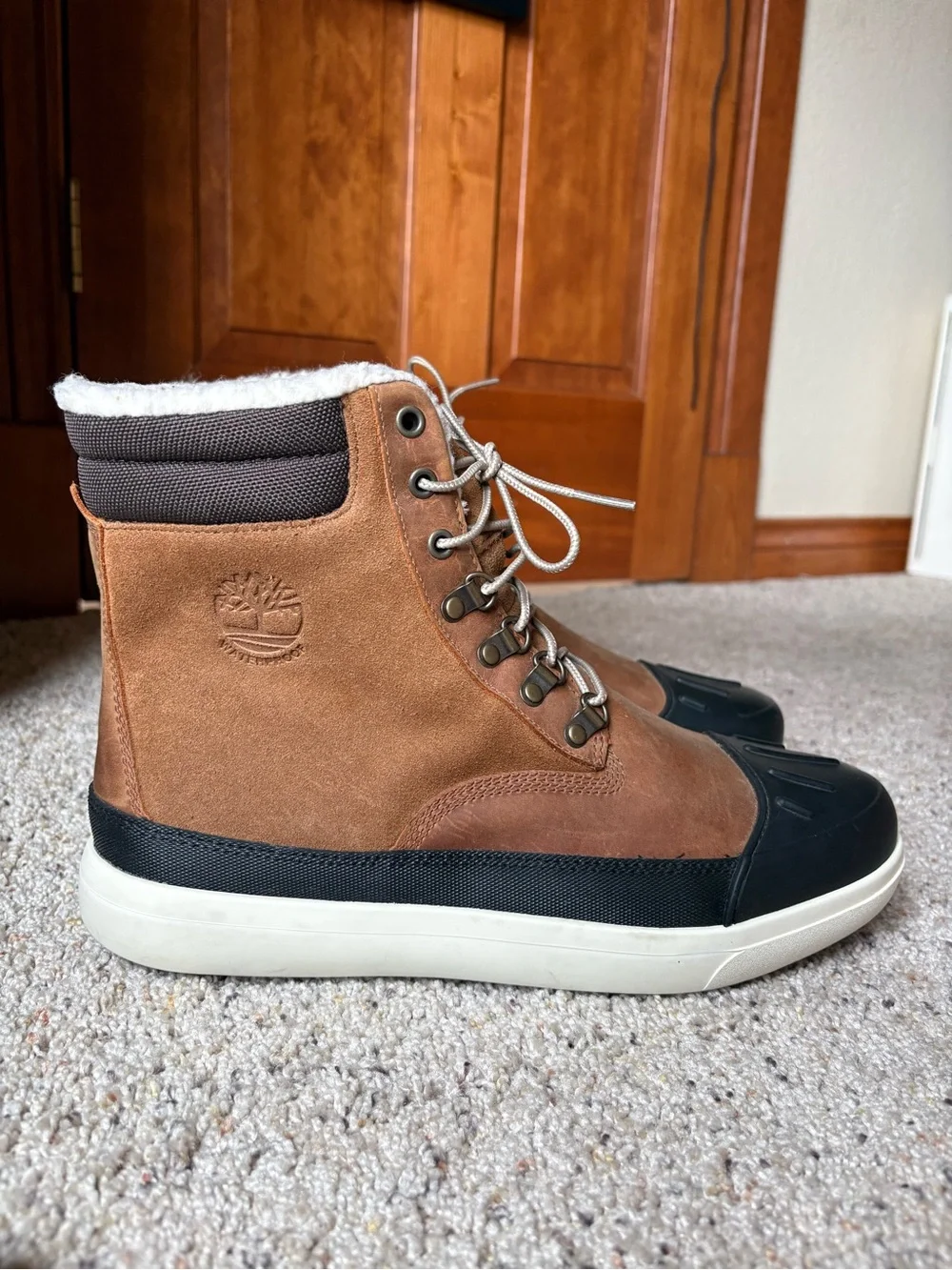 Timberland Brown and Black Waterproof Lace-Up Men's Winter Boots size 10